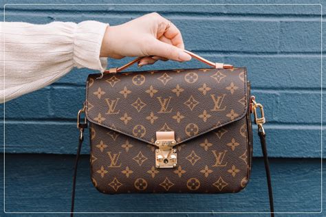 how to tell a lv bag is fake|authentic louis vuitton bags.